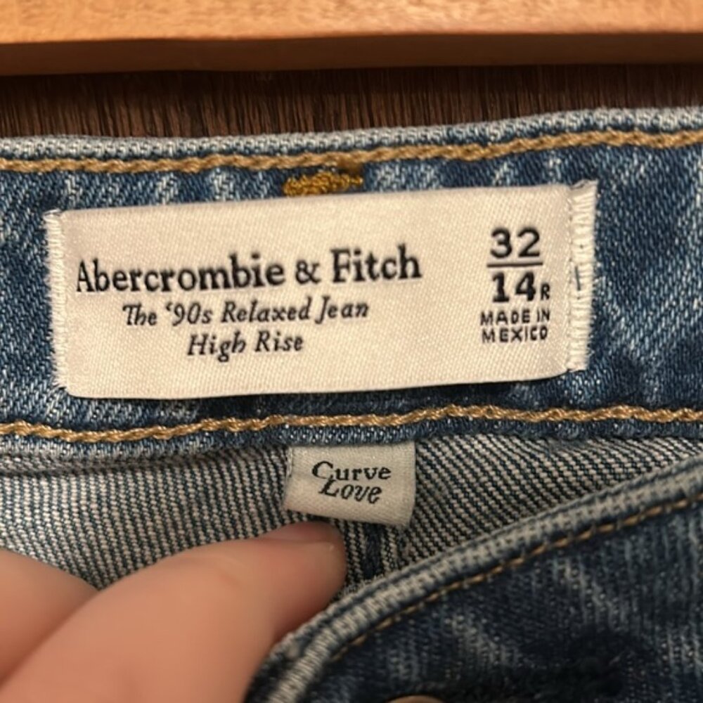NWT Abercrombie Fitch Curve Love 90s Relaxed Jeans - Picture 5 of 11